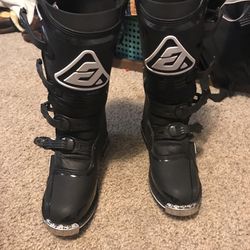 Answer Racing Boot 