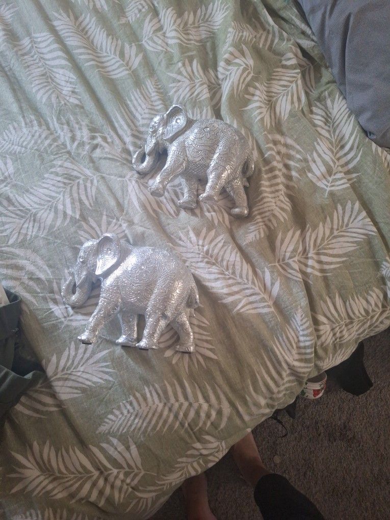 Silver Elephants Home Decor