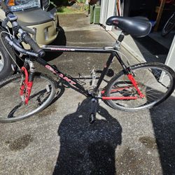 Giant Rincon Mountain bike
