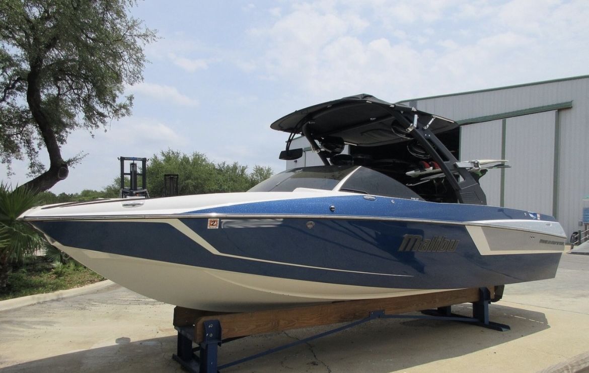 2018 Malibu Wakesetter 24 MXZ