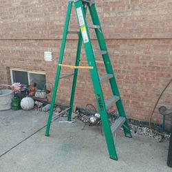 6 '  Brand New KELLER  Fiberglass Ladder 