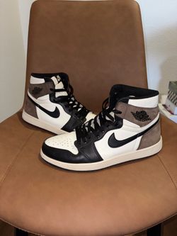 Jordan 1 Retro High Dark Mocha - size 10