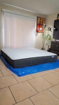 VERY NICE LIKE NEW KING SIZE REVIVE MATTRESS FROM LIVING SPACES FOR SALE! IN EXCELLENT CONDITION, FREE DELIVERY