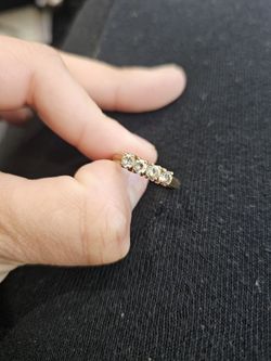 Gold Tone Diamond Rhinestone Ring (Size 6)