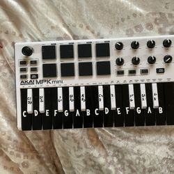 AKAI MPK MINI