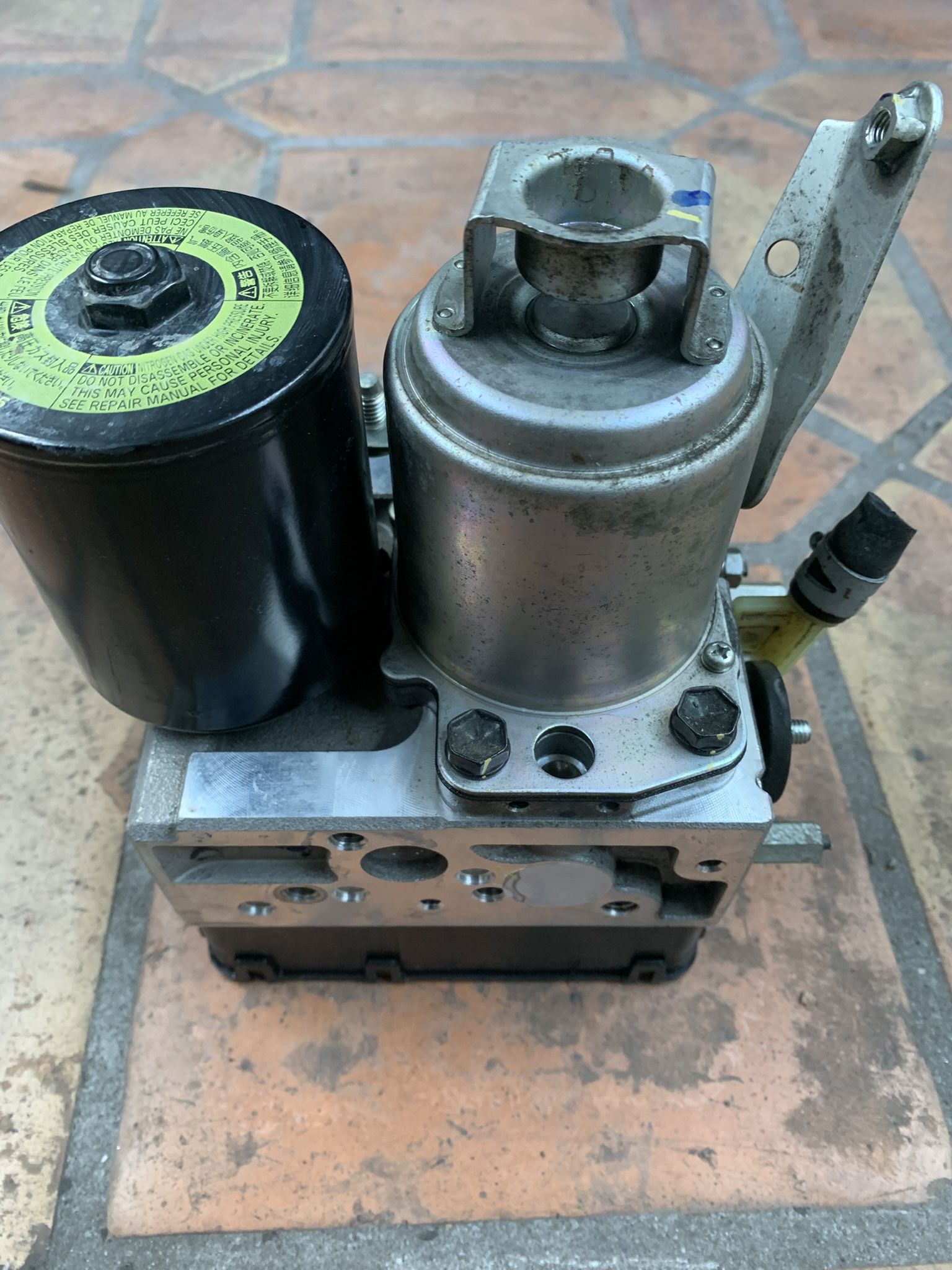 2004-2009 TOYOTA PRIUS ABS MODULE 122XXX milles