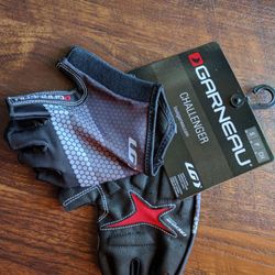 Brand New Louis Garneau cycling gloves