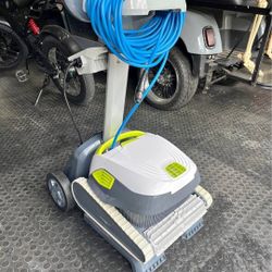 Pool-Robot-Vacuum 