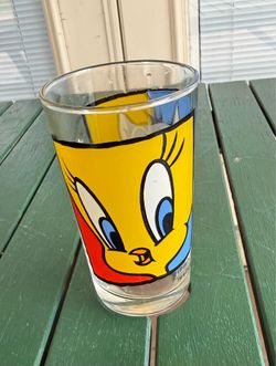 Vintage 1994 Looney Tunes glass, Tweety & Sylvester