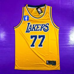 Lakers jersey Dončić size S 