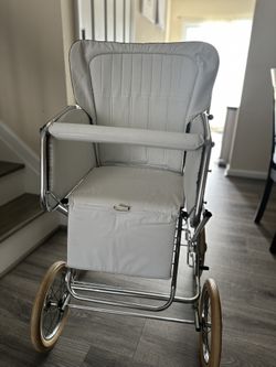 Vintage 1980s Saks Fifth Ave Baby Carriage (Stroller) for Sale in  Greensboro, NC - OfferUp