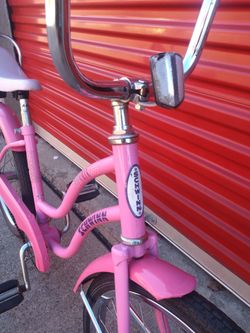 Girls little chic Schwinn bike