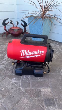 Milwaukee 70,000 BTU FORCED AIR PROPANE HEATER