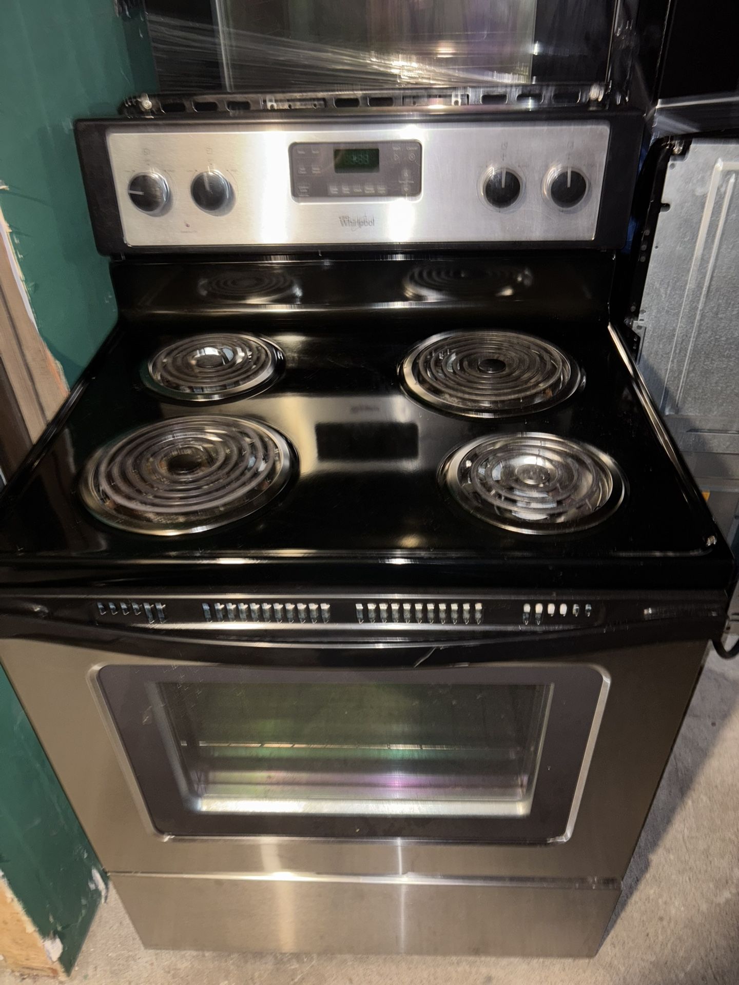 Whirlpool Stove On God Working Condition
