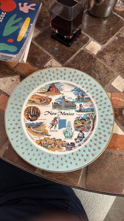 Vintage New Mexico Souvenir Plate NM Gold Trim Plate Hanger  Homer Laughlin Cavalier  Eggshell  L56 N6 USA