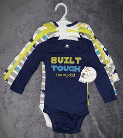 Kid’s Clothes (12/18M)