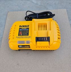 Dewalt 20v Yellow Fast Charger Brand New
