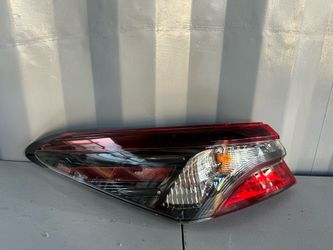 2021 2022 2023 2024 TOYOTA CAMRY REAR LEFT DRIVER SIDE OUTER TAIL LIGHT OEM