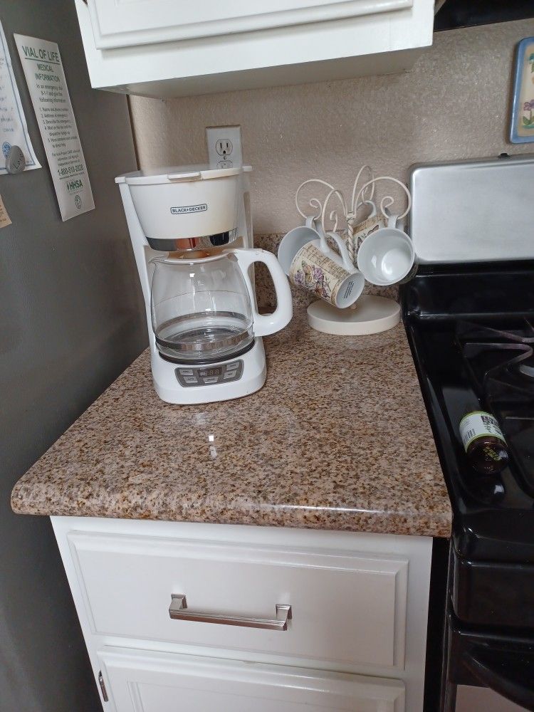 BLACK& DECKER COFFEE MAKER Reduced $10.