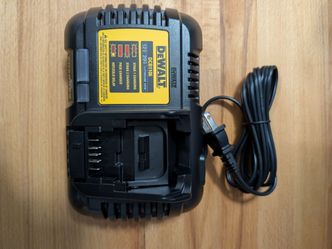DeWalt 20V Charger DCB1106 6 Amp 12v/20v Charger