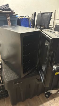 Mini fridge or wine cooler