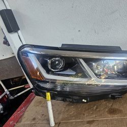 2020 2022 Volkswagen Atlas Right Side Oem Headlight 