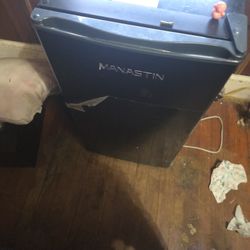 manastin mini fridge