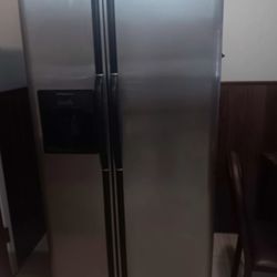 Frigidaire Side By Side 