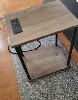 New table with charging