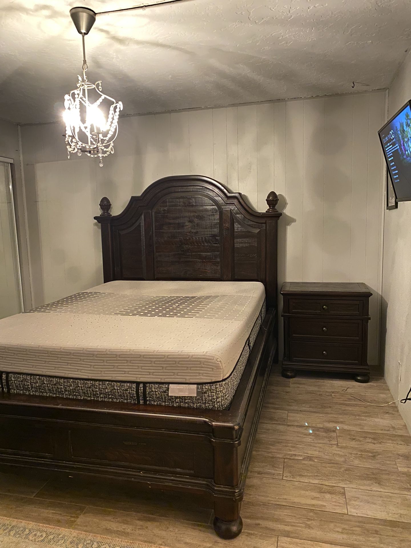 3 Piece Wood Bedroom Set