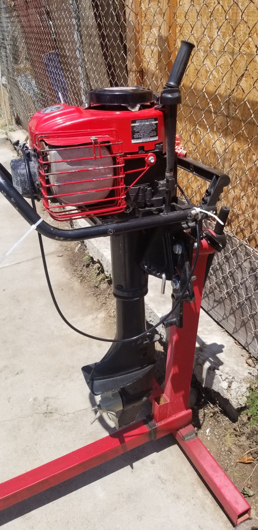 Briggs and Stratton 5 hp 4 stroke outboard motor engine boat