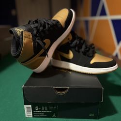 AIR JORDAN 1 RETRO HIGH (BG) MELOz SIZE 5Y