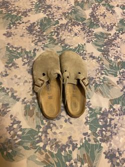 Slightly worn Birkenstock Clogs. Men size 9