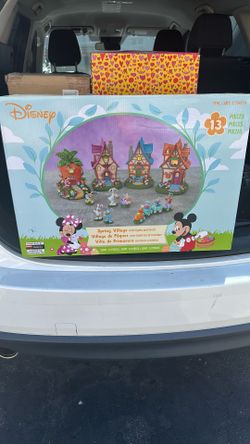 Disney Spring Village 13pc light up