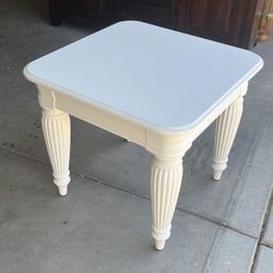 SOLID OAK SHABBY CHIC OVERSIZED NIGHT STAND OR END TABLE