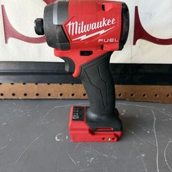 Milwaukee M18 fuel Impact Driver