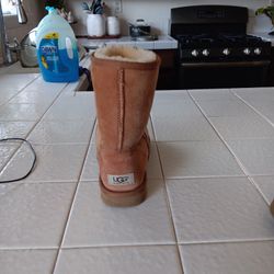 Botas  UGG SIZE8 