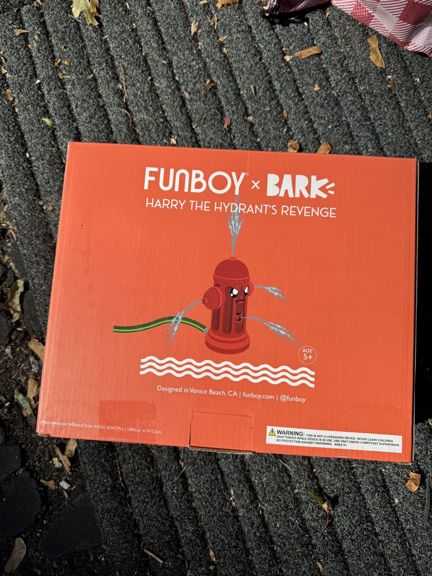 Fun boy X bark Inflatable Sprinkler