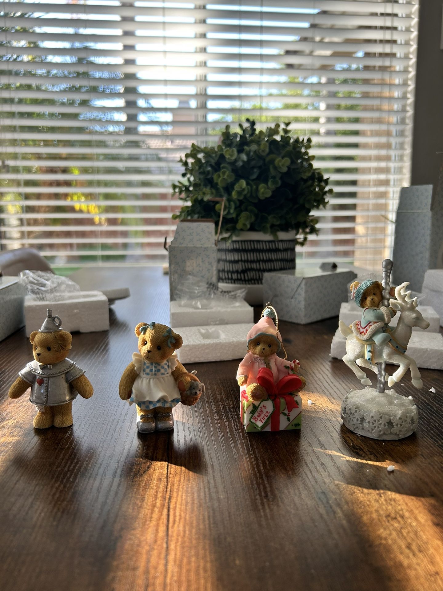 Collectible Cherished Teddies Figurines