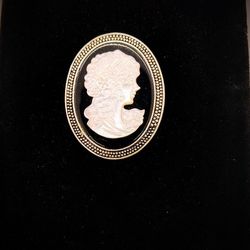 Vintage Cameo (Mother Of Pearl )