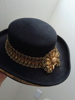 Ladies hat for church or anything very good condition