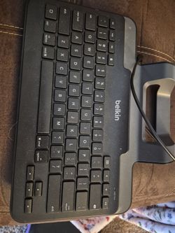 Belkin Keyboard With Stand For Ipad