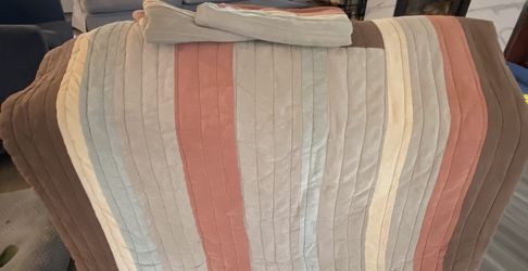 Full Size Comforter With Pillow Shams 