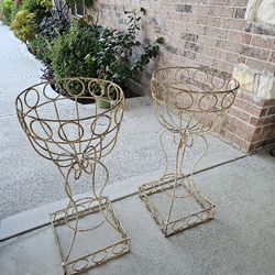 Tall Metal Rustic White Plant Stands. Clay Pots, Planters $45 Cada Una