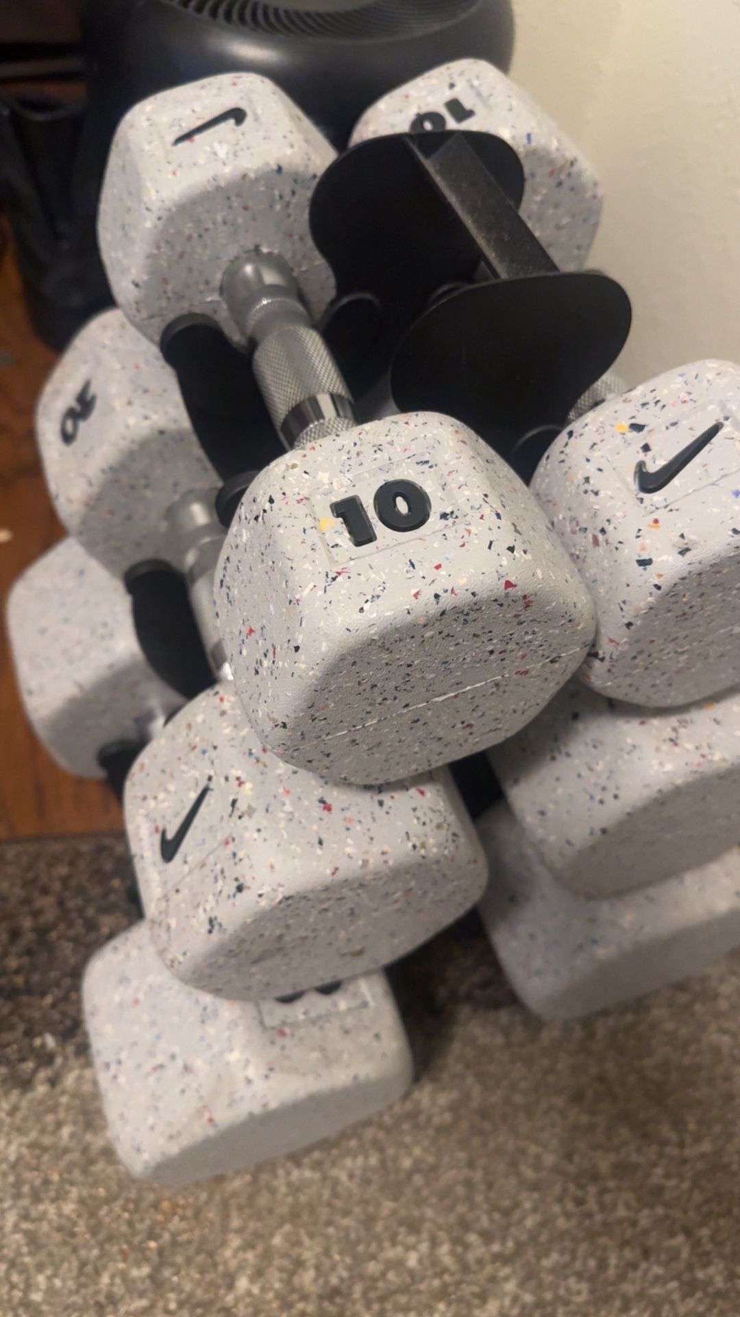 Nike Grind Dumbbell Weights 10lb 20lb 30lb Plus Rack