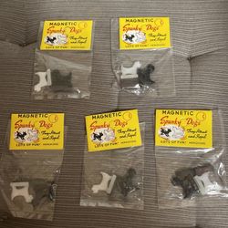 lot of 5 spunky dogs 60’s novelty toys magnetic dogs