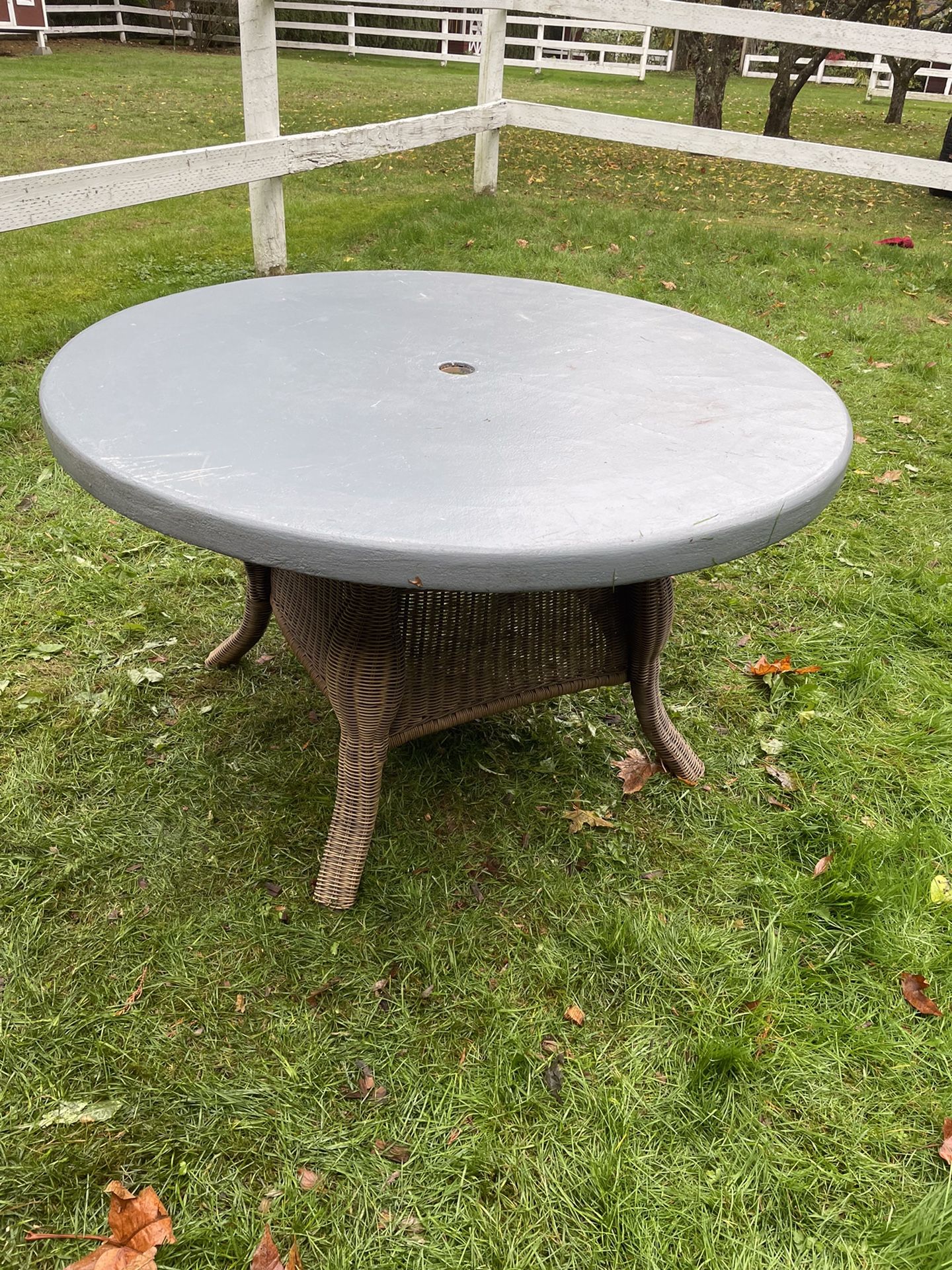 Outdoor Round Patio Table.