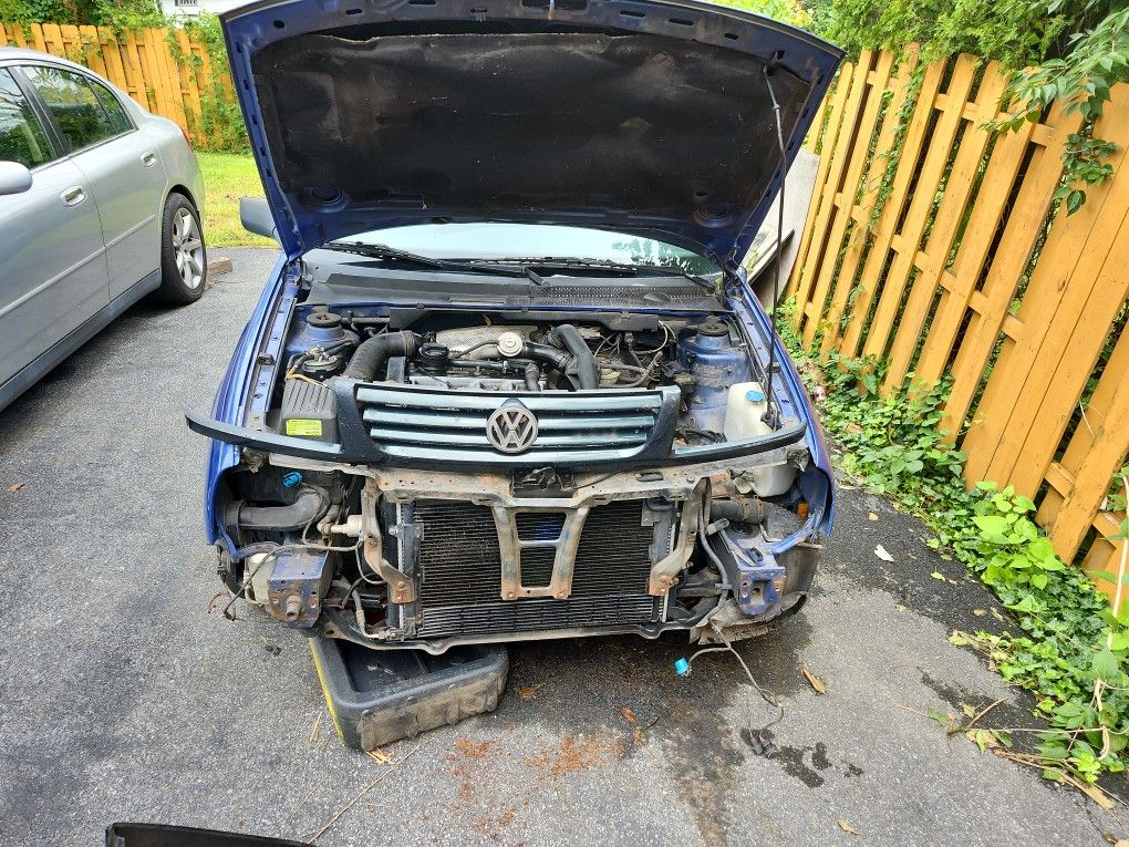 Upper Part Of 98 Jetta Tdi Bumper With Emblem