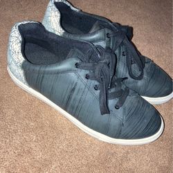 Women’s Shoe Size 9