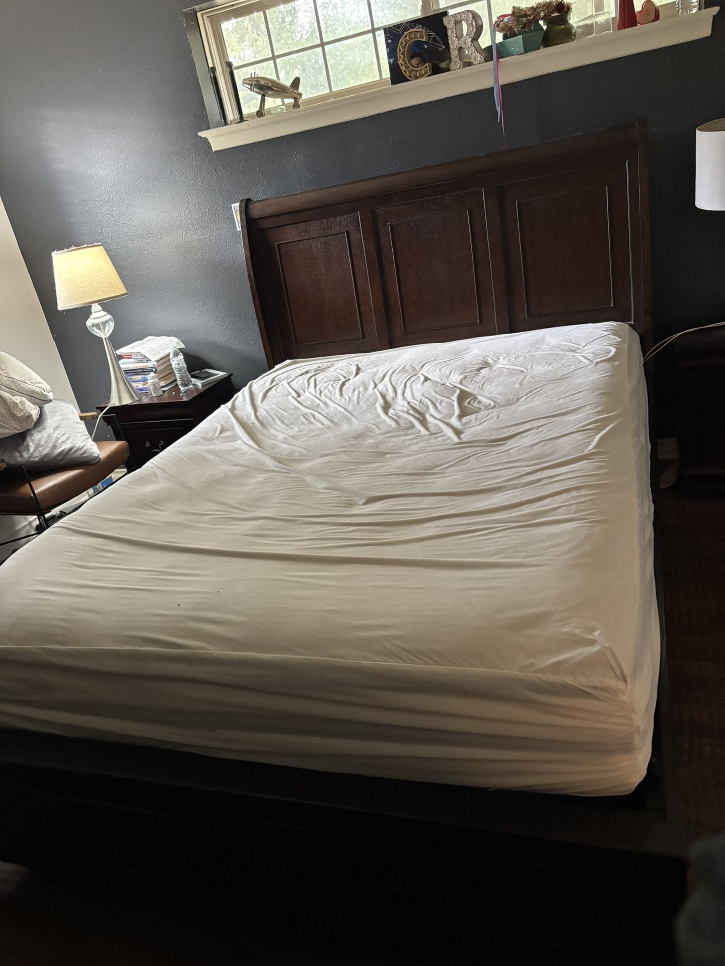 New Bed Only Used 3months two nightstands two drawers underneath bed and two lamps
